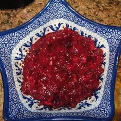 cranberry-saus met grand marnier® en pecannoten