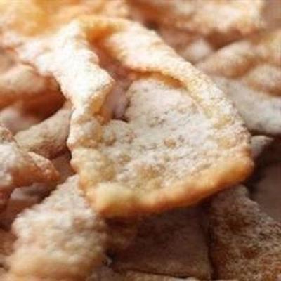 chiacchiere met sanguinaccio