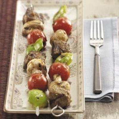 sesam steak strip kabobs met groenten