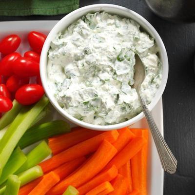 romige feta-spinazie dip