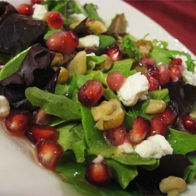 granaatappel feta salade met citroen dijon vinaigrette