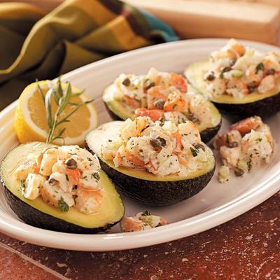 garnalensalade gevulde avocado