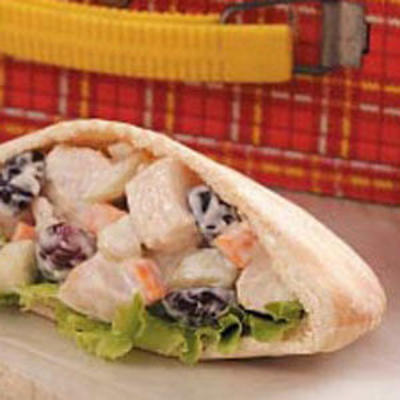 kippensalade pita