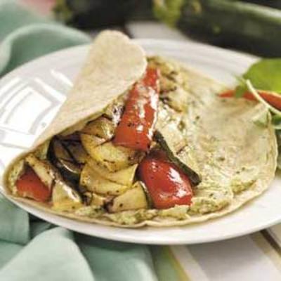 gegrilde pesto-roomkaas veggie wraps