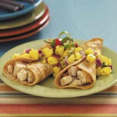 pittige kiptaco's met ananas mango pico de gallo