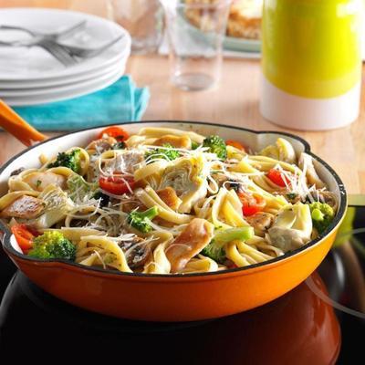 kip met artisjokken en pasta