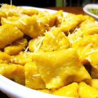 acorn squash gnocchi met parmesan salie beurre blanc