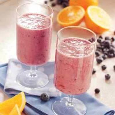 sinaasappel-bessen smoothies