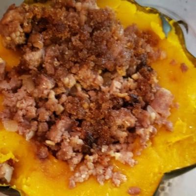 acorn squash met zoete pittige worst