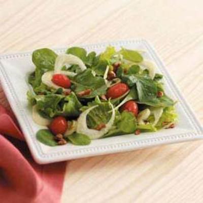 rucola salade met gesuikerde pecannoten