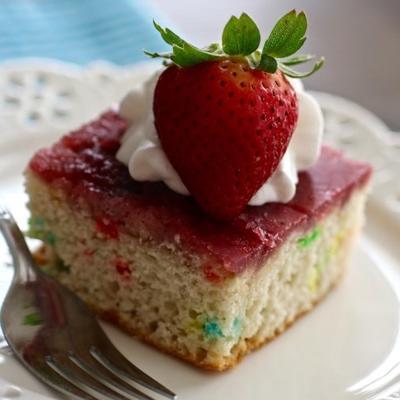 verse aardbeien ondersteboven cake
