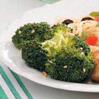 broccoli met knapperige knoflookreepjes
