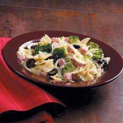 pittige pasta met ham en broccoli