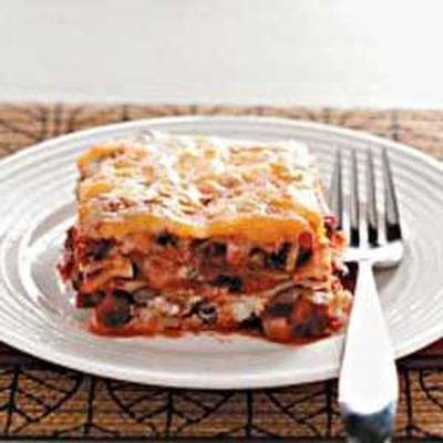 stoffige zwarte boonlasagne