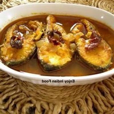 machhere jhol (bengali fish curry)