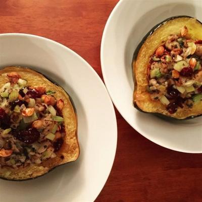 wilde rijst gevulde acorn squash