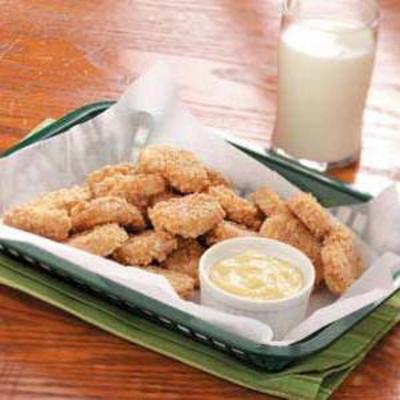 faux kipnuggets w / honing mosterd dipping sauc