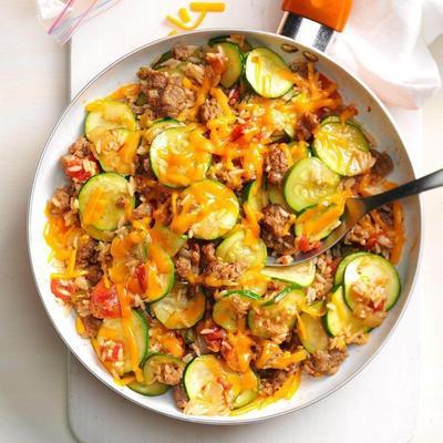 courgette en rijst braadpan met worst