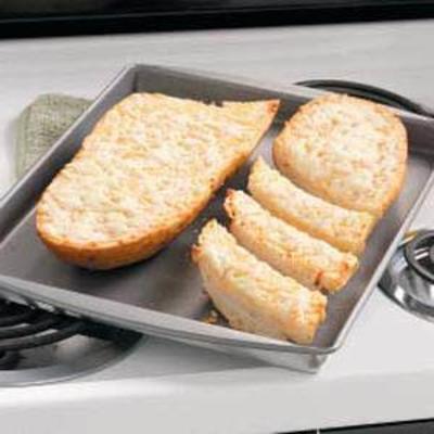 knapperig stokbrood met kaas