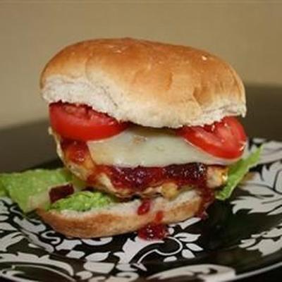 gegrilde kalkoenburgers met cranberry mierikswortel dressing