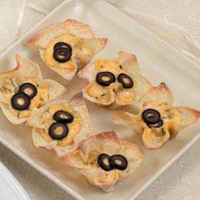 chili cheese wonton cups