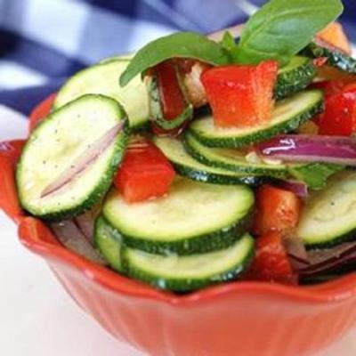 baby courgette salade