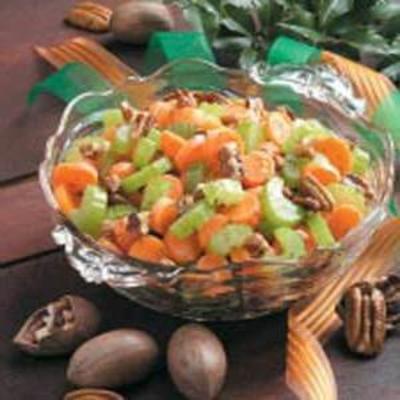 wortels en bleekselderij met pecannoten