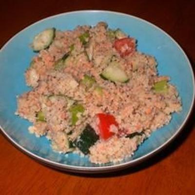 zalmcouscous salade met zalmkomkommer