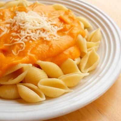 cheesy butternut squash pastasaus