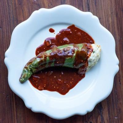 gevulde paprika's met enchilada saus