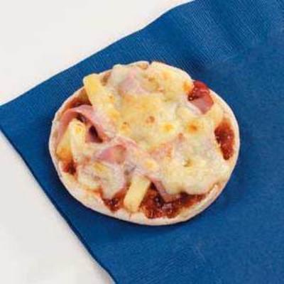 gebarbecued ham en ananas minipizza's