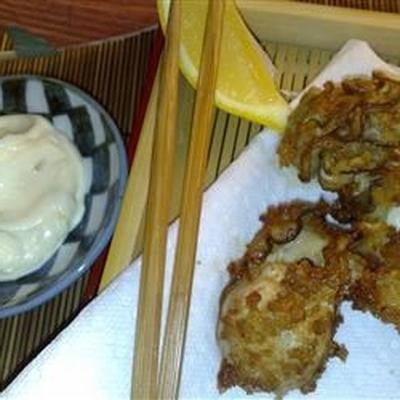 De Japanse gefrituurde oesters van Marvel (Kaki Fuh-Rai) met citroenachtige tartaarsaus