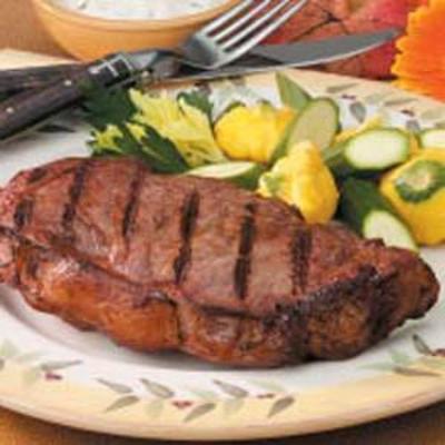 steaks met komkommer saus