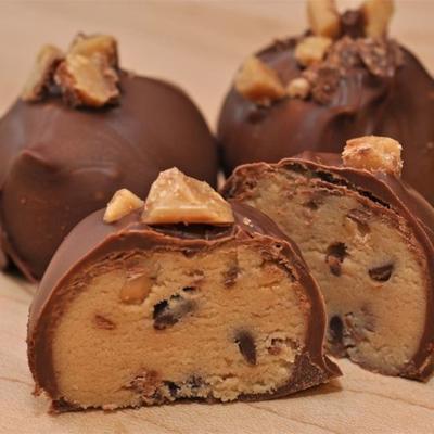 Easy Chocolate Chip Cookie Dough Truffles