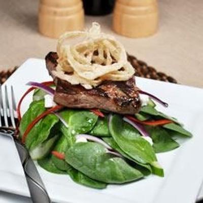 spinazie 'n' steak salade met chipotle honing mosterd