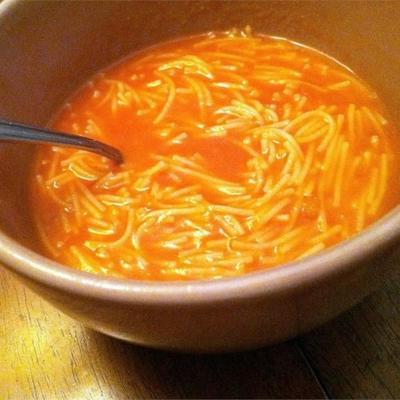 sopa de fideos