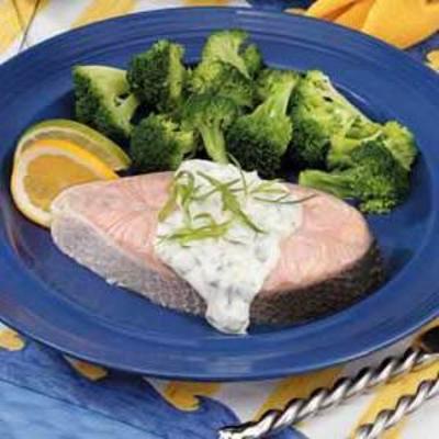 gepocheerde zalm met dragonsaus