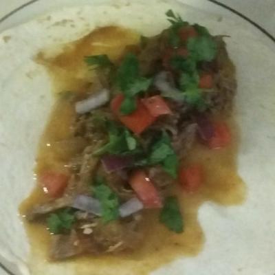 versnipperd tri-tip voor taco's in de slowcooker