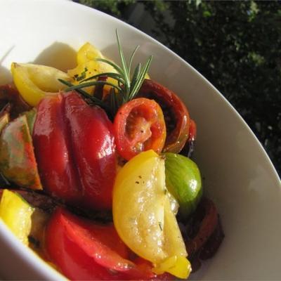 heirloom tomatensalade met rozemarijn