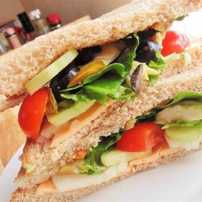 pittige veggie sandwich