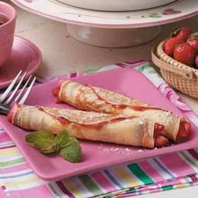 aardbeien crêpe roll-ups