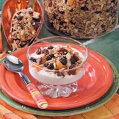 noot 'n' fruitgranola