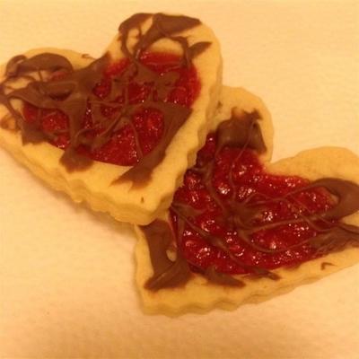 ouderwetse boter valentijn cookies gedoopt in chocolade