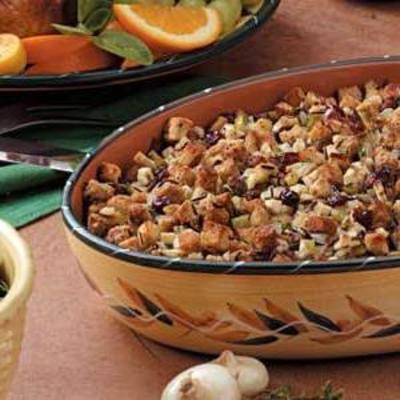 cranberry hazelnoot dressing