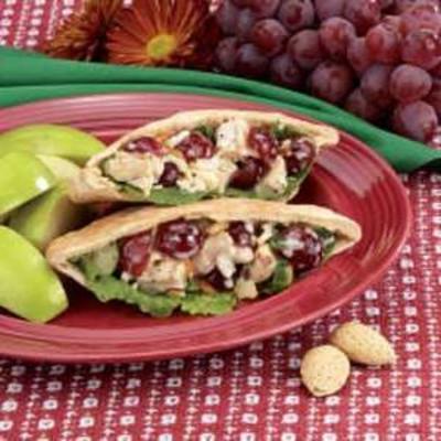 pita pocket kippensalade