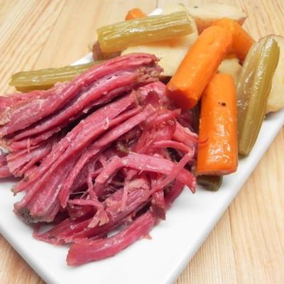 sarah's slowcooker corned beef en kool