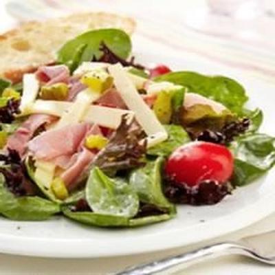 ham, tuingroente en lente mix salade met Zwitserse kaas