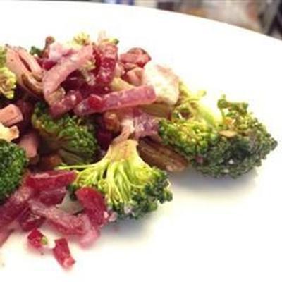 broccoli bietensalade met frambozenvinaigrette