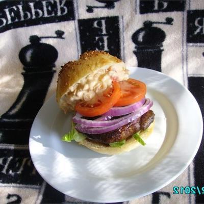 portabella champignonburgers met rode pepermayonaise