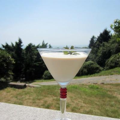 brandy alexander cocktail